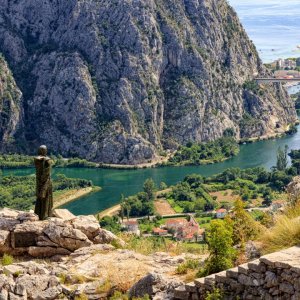Dalmatien: MILA GOJSALIC > Blick zur Cetina und nach Omis